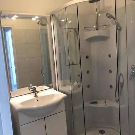 A Pied Du Port De Et De Sa * Bandol