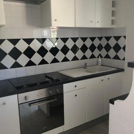 A Pied Du Port De Et De Sa Apartamento Bandol