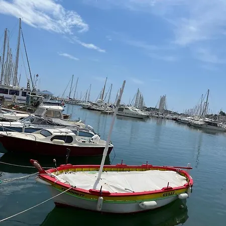 Daire A Pied Du Port De Et De Sa Bandol