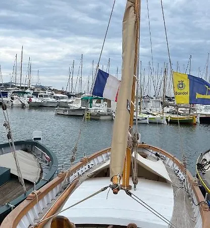 アパート A Pied Du Port De Et De Sa バンドール