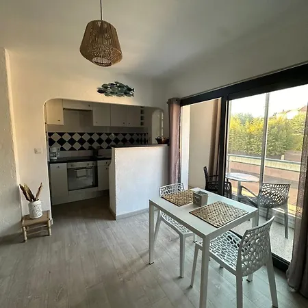 A Pied Du Port De Et De Sa Apartamento