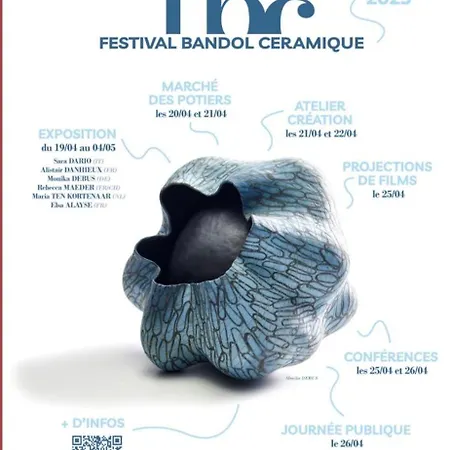 A Pied Du Port De Et De Sa